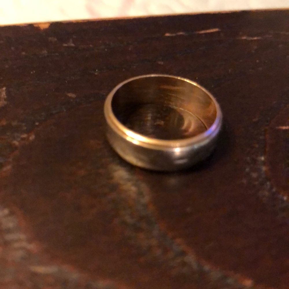 14k gold ring (size 5)